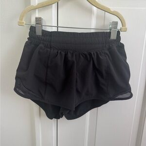 Lululemon Hotty Hot Shorts 2.5 inch in Black